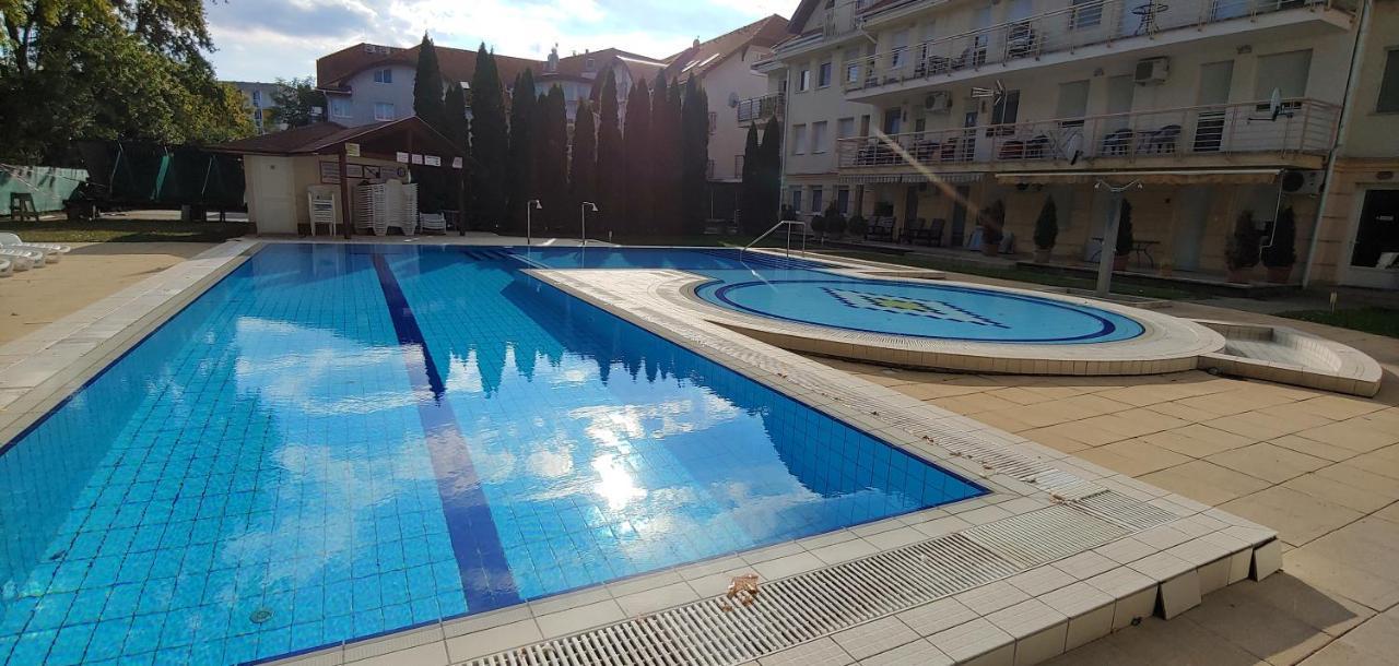 Panoráma Lux Wellness apartman Hajduszoboszlo Exterior foto