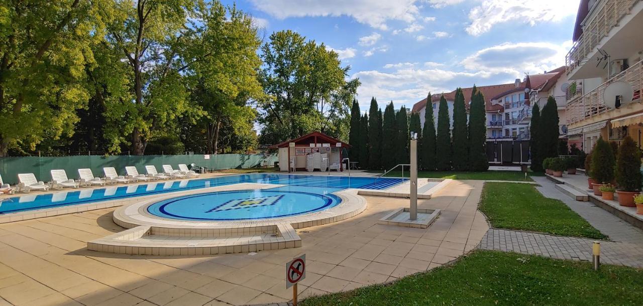 Panoráma Lux Wellness apartman Hajduszoboszlo Exterior foto